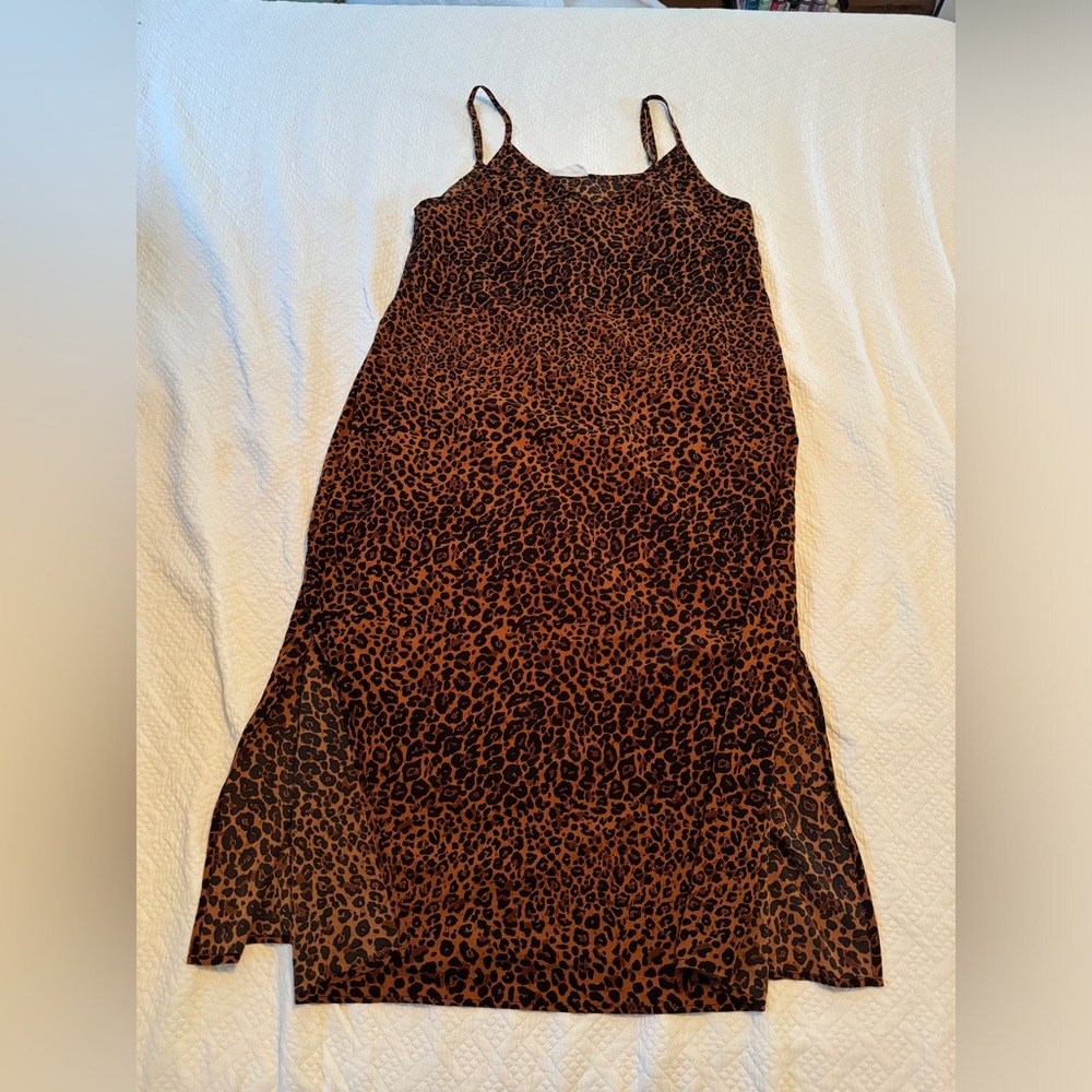 Boutique cheetah maxi spaghetti strap dress; Large
